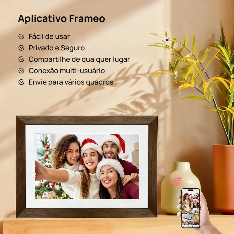 Porta-Retratos Digital Frameo 25.7cm com Moldura de Madeira, Fácil Instalação e Memória de 32GB para Fotos, memórias vivas e especiais