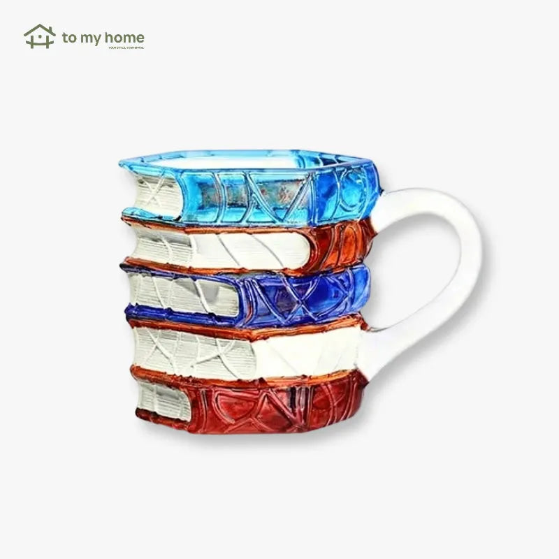 Caneca cerâmica 3D com livros empilhados, design criativo artístico, acabamento delicado, presente leitores decoração funcional ideal casa escritório amantes leitura