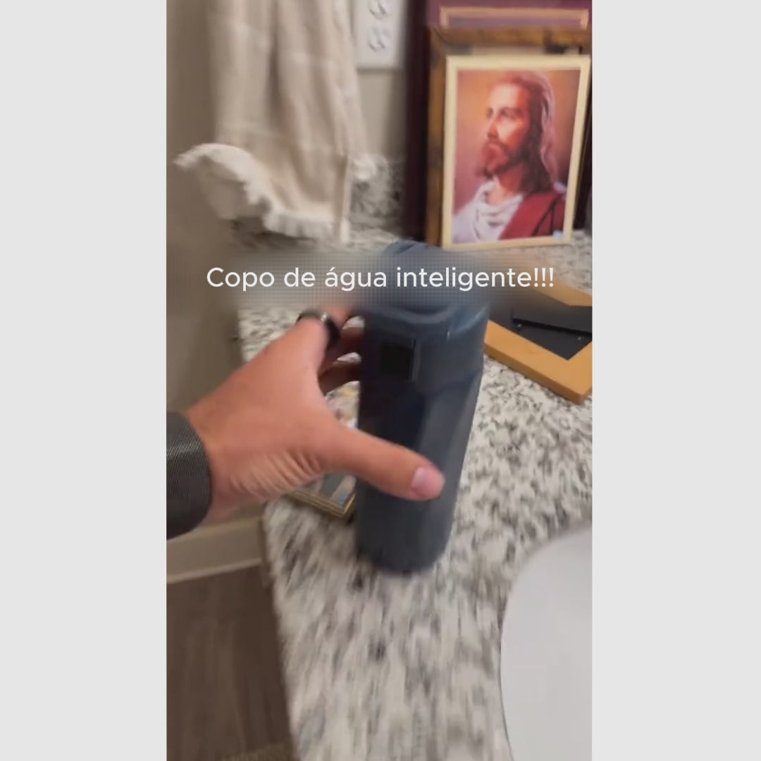 Garrafa de Água Inteligente de Aço Inox com App, Rastreia Consumo e Envia Lembretes de Hidratação para Viagens companheira tecnológica