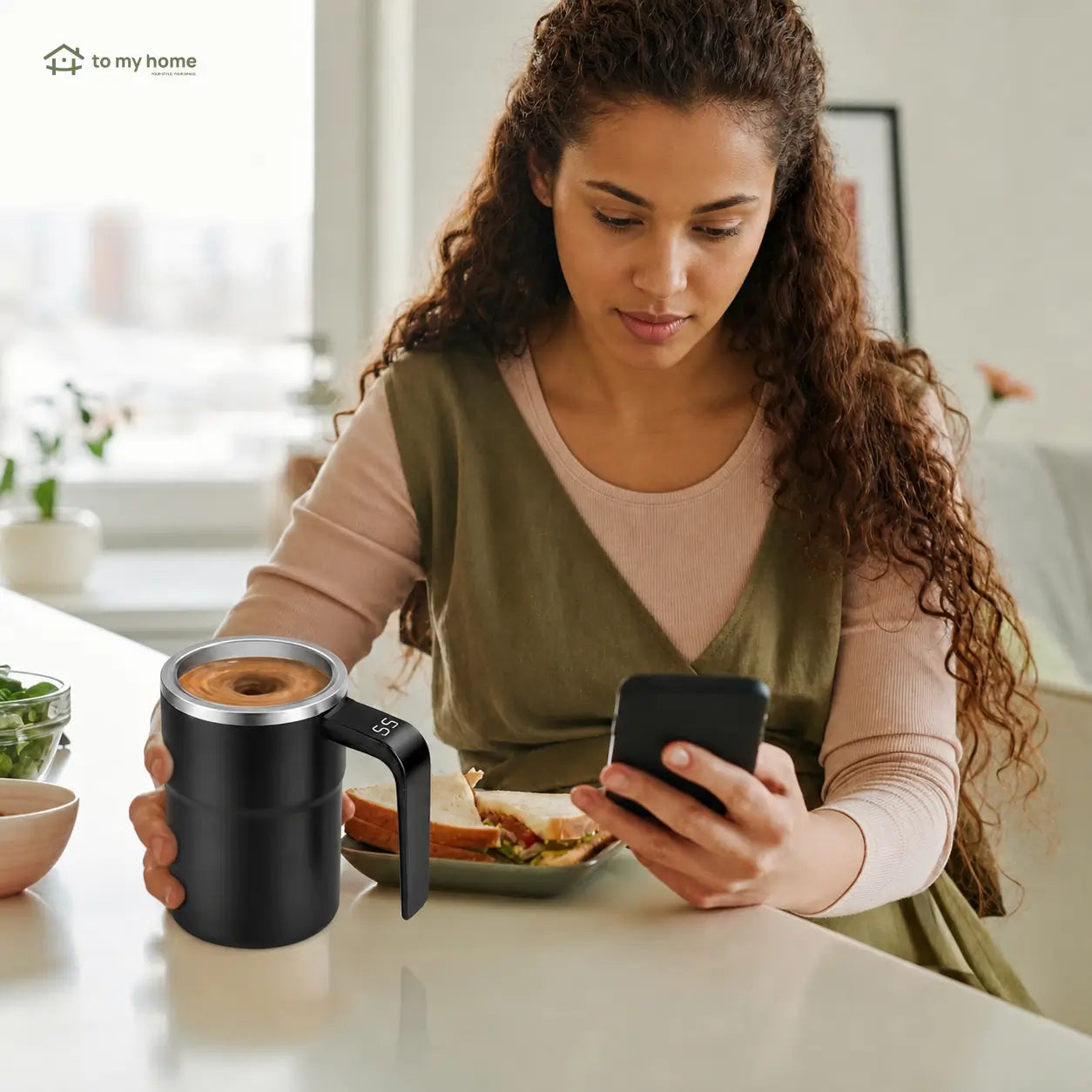 Caneca automática para café com mistura magnética, termômetro LCD e bateria recarregável para bebidas quentes ou frias em casa, escritório ou viagem