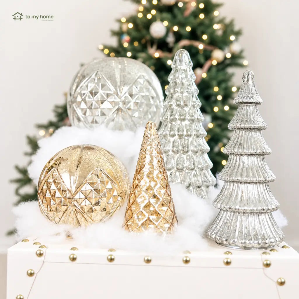 Conjunto com 5 árvores decorativas iluminadas em vidro mercurizado para mesa, aparador e decoração natalina com timer automático de seis horas